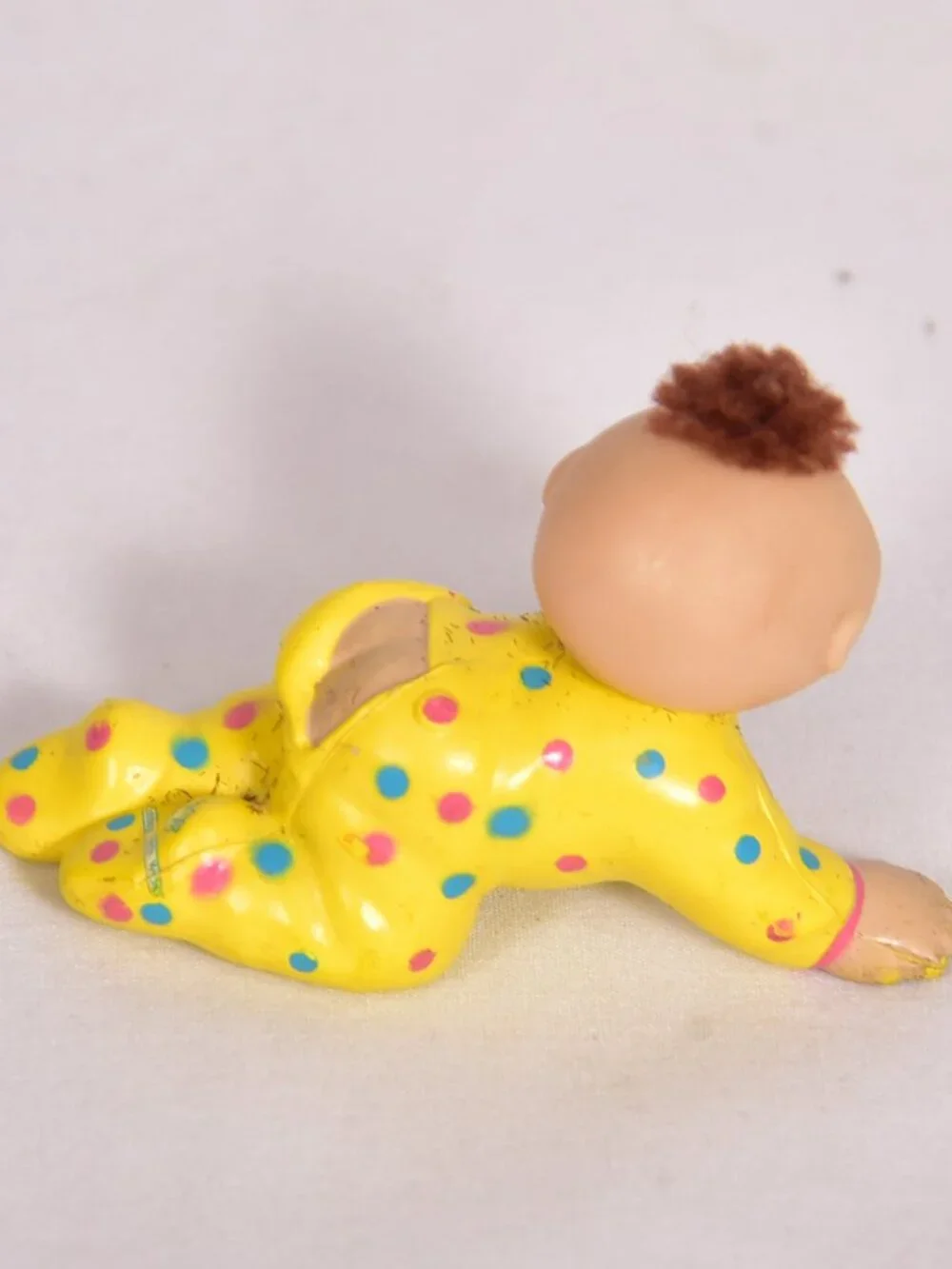 Vintage Cabbage Patch Kids PVC Mini Figure Crawling Baby Yellow Polka Dot 1985